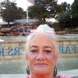 Meet your Posher, Camille